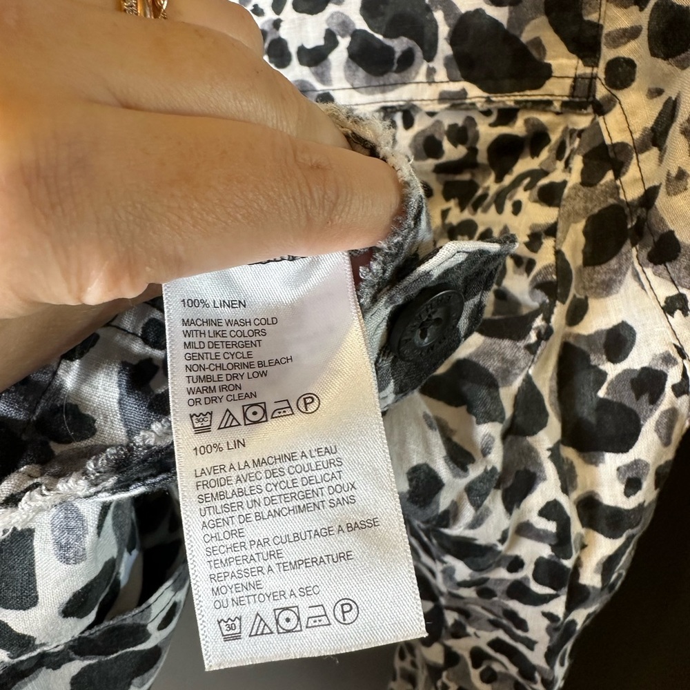 Tommy Bahama | Black and White Animal Patterned Linen Jacket | Large - Picture 7 of 8
